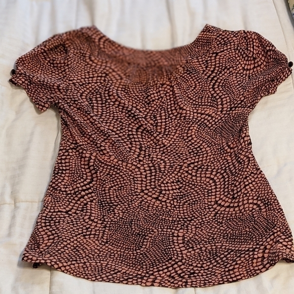 mixit top with little chocolate colored buttons Medium - Picture 4 of 6